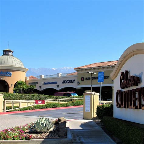 st laurent outlet cabazon ca.